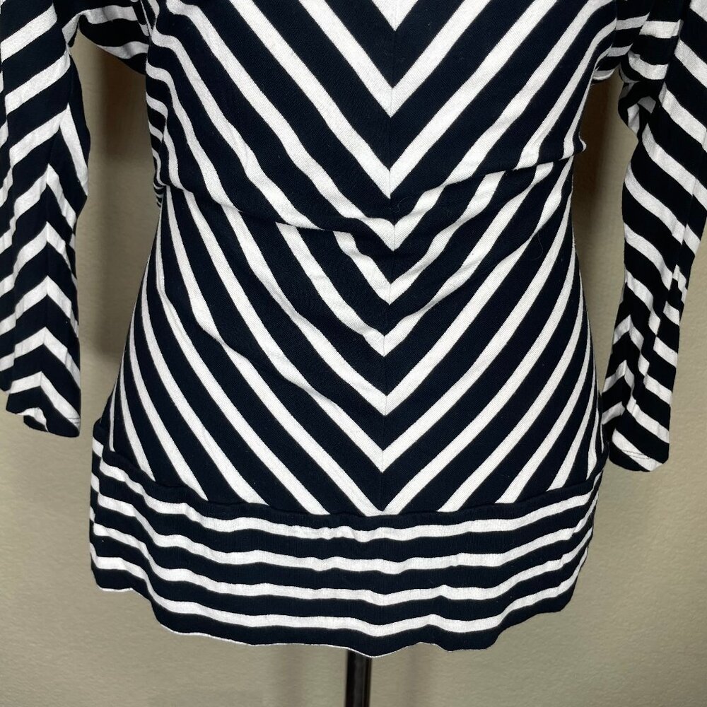 White House Black Market Chevron Stripe 3/4 Sleeve Goth Office Siren Top S - Picture 6 of 12